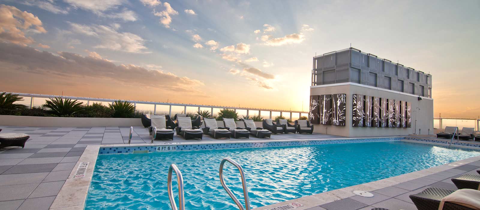 Alteza Residences Above the Grand Hyatt Life Style