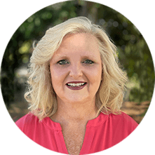 Laurie Andrews headshot